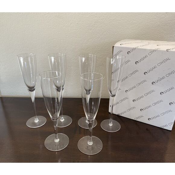 Sasaki Reflections Crystal Clear Champagne Flutes Set Of 6, 4 Big And 2 Smaller - Picture 1 of 7